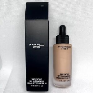 New NC30 Mac Studio Waterweight SPF30 Foundation Sheer Coverage Brand New in Box